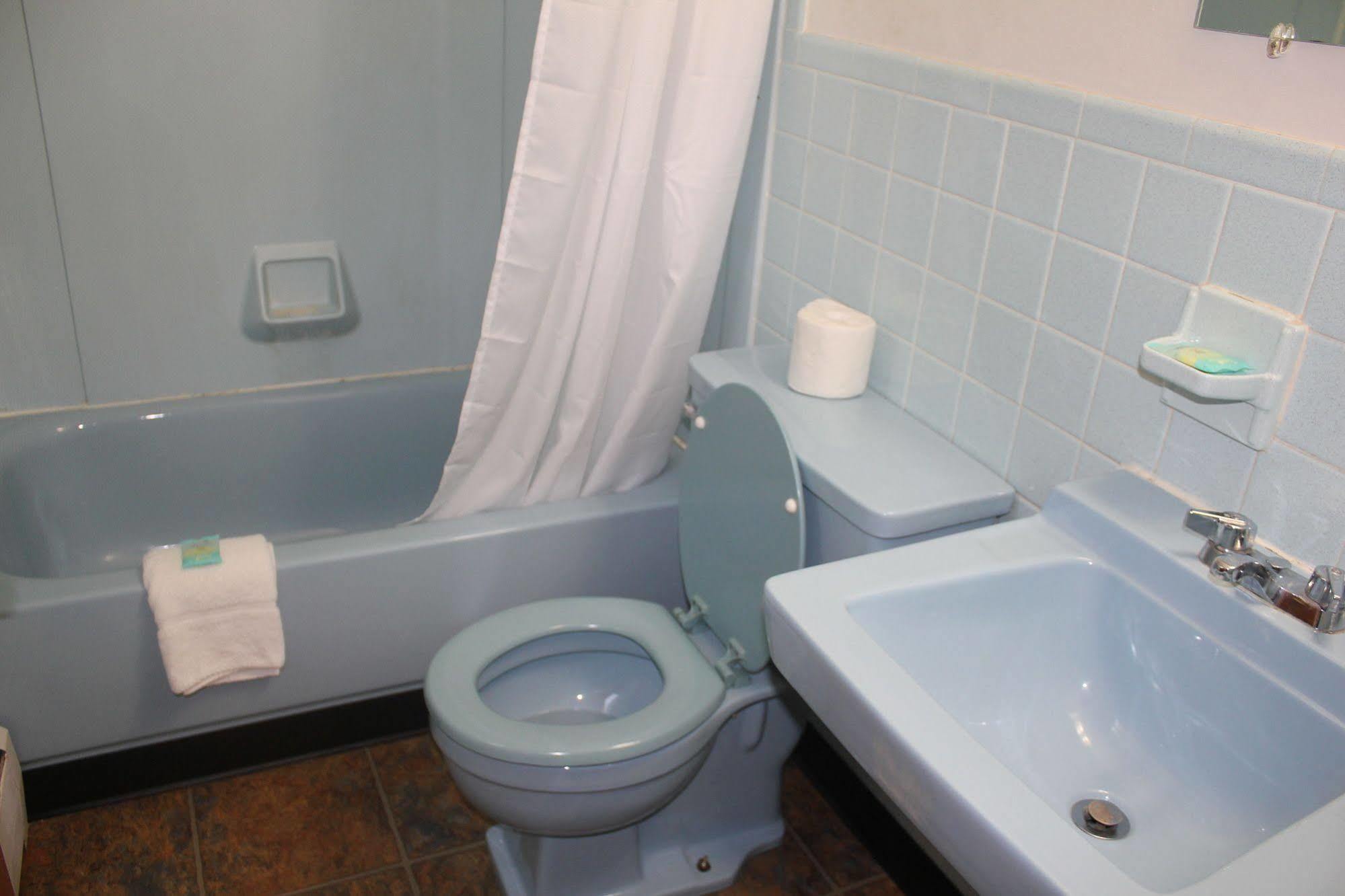 Green Valley Motel Williamstown Bagian luar foto