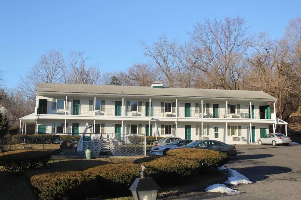 Green Valley Motel Williamstown Bagian luar foto