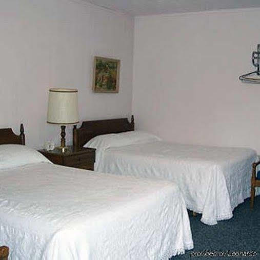 Green Valley Motel Williamstown Bagian luar foto