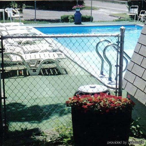 Green Valley Motel Williamstown Bagian luar foto