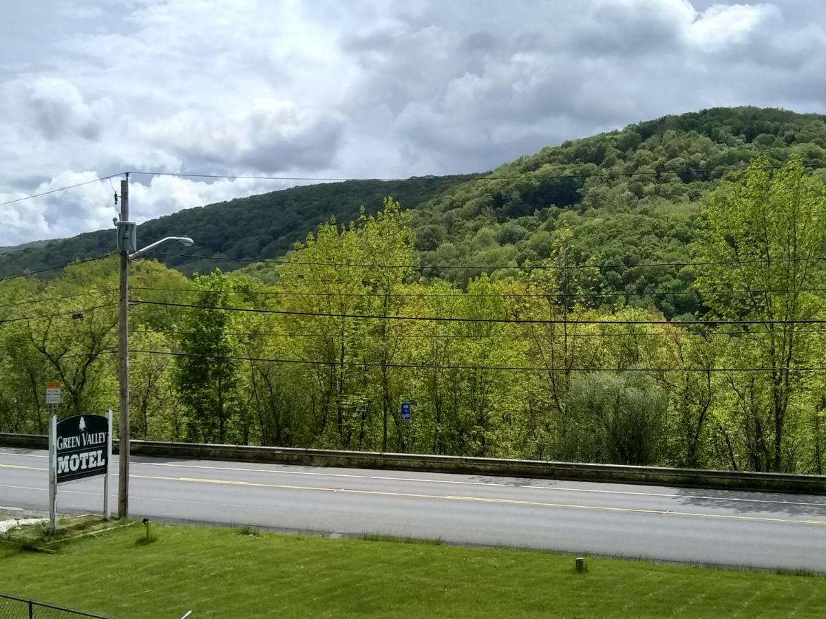 Green Valley Motel Williamstown Bagian luar foto