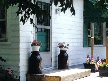 Green Valley Motel Williamstown Bagian luar foto