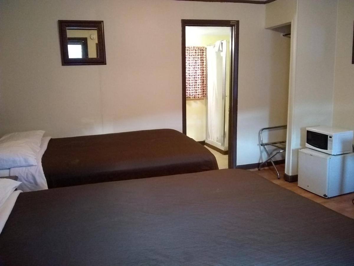 Green Valley Motel Williamstown Bagian luar foto